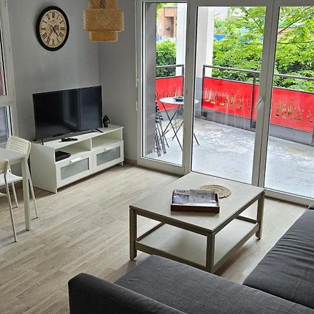 Appartement 2 Chambres Avec Terrasse Et Garage Saint-Andre-lez-Lille Exteriör bild