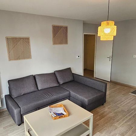 Appartement 2 Chambres Avec Terrasse Et Garage Saint-Andre-lez-Lille Exteriör bild